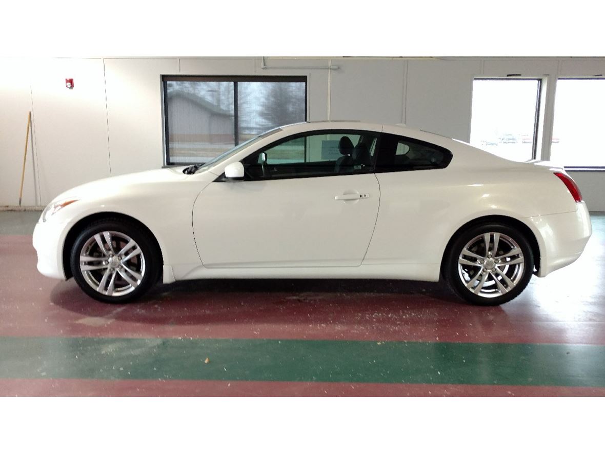 2009 Nissan Infinity G37x for sale by owner in Springfield