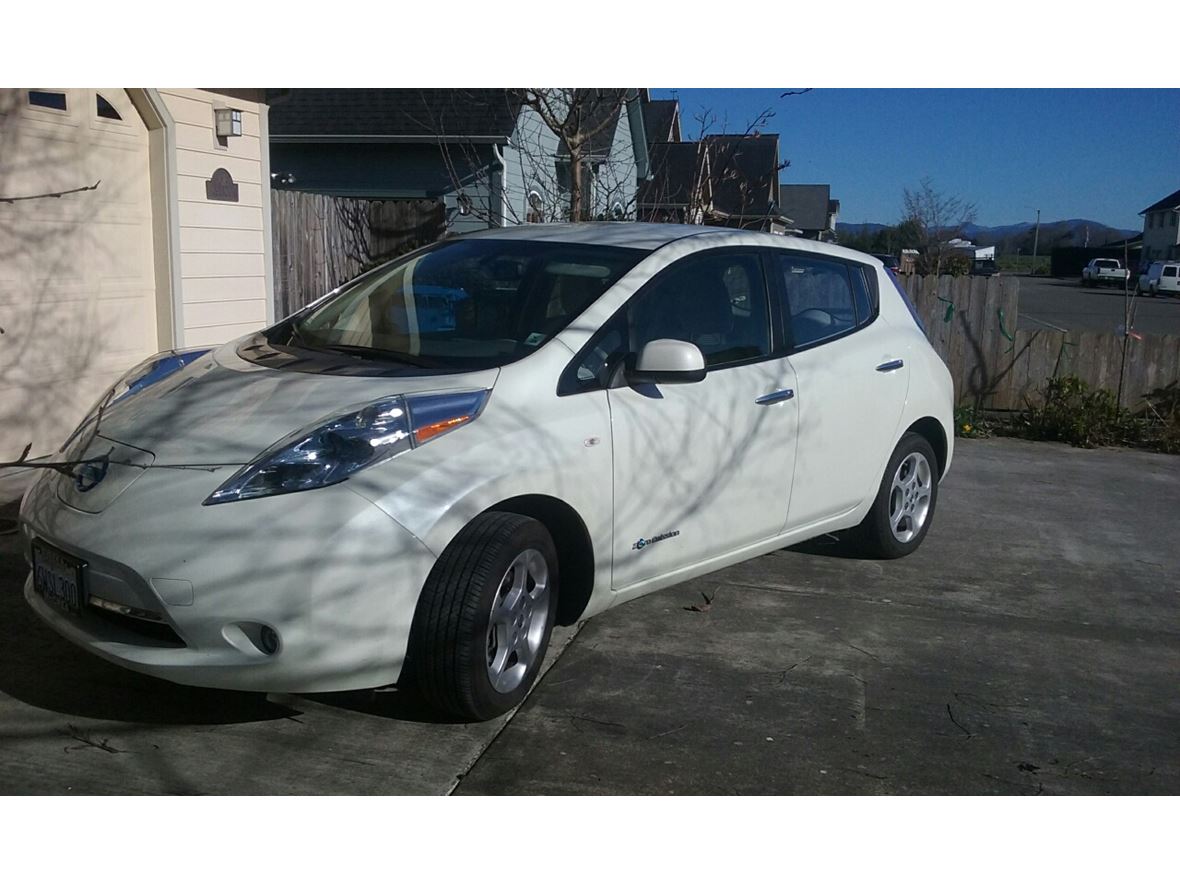 2012 Nissan Leaf for sale by owner in Ferndale