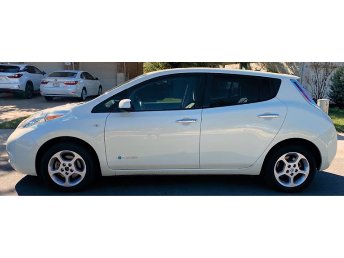 2012 Nissan Leaf for sale by owner in Austin