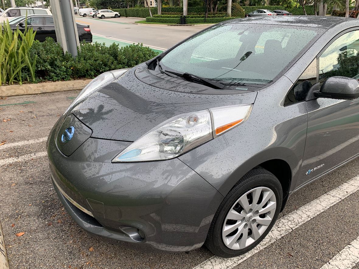 2017 Nissan Leaf for sale by owner in Miami Beach