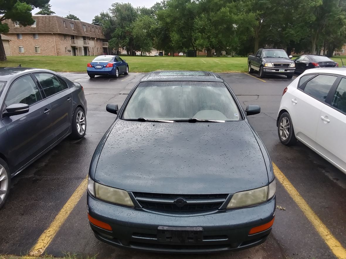 1997 Nissan Maxima for sale by owner in Des Moines