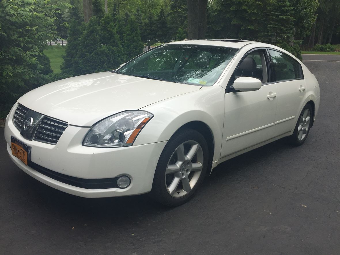 2004 Nissan Maxima for sale by owner in Pittsford