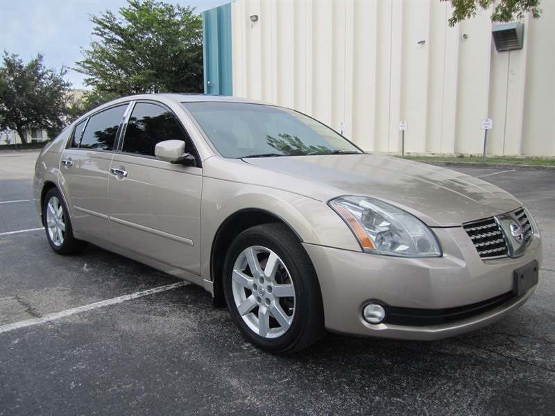 2005 Nissan Maxima for sale by owner in FORT LAUDERDALE