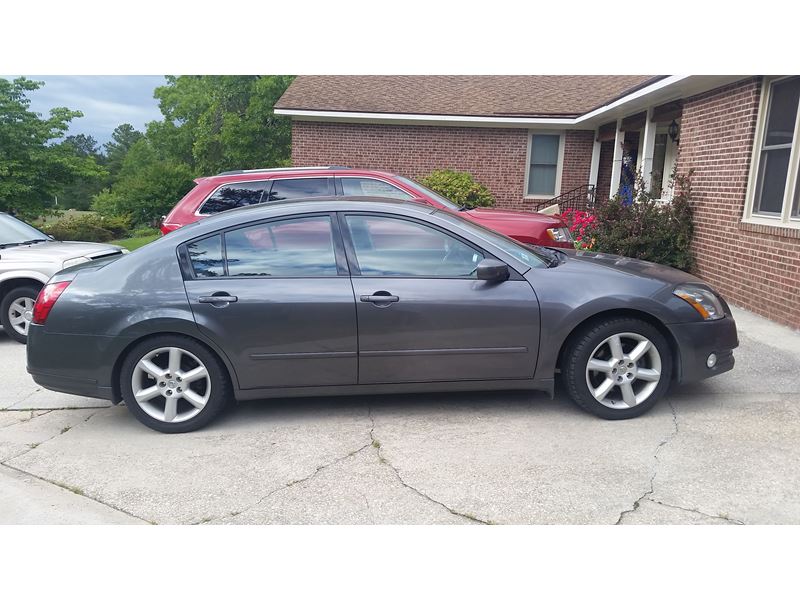 2005 Nissan Maxima for sale by owner in Fayetteville
