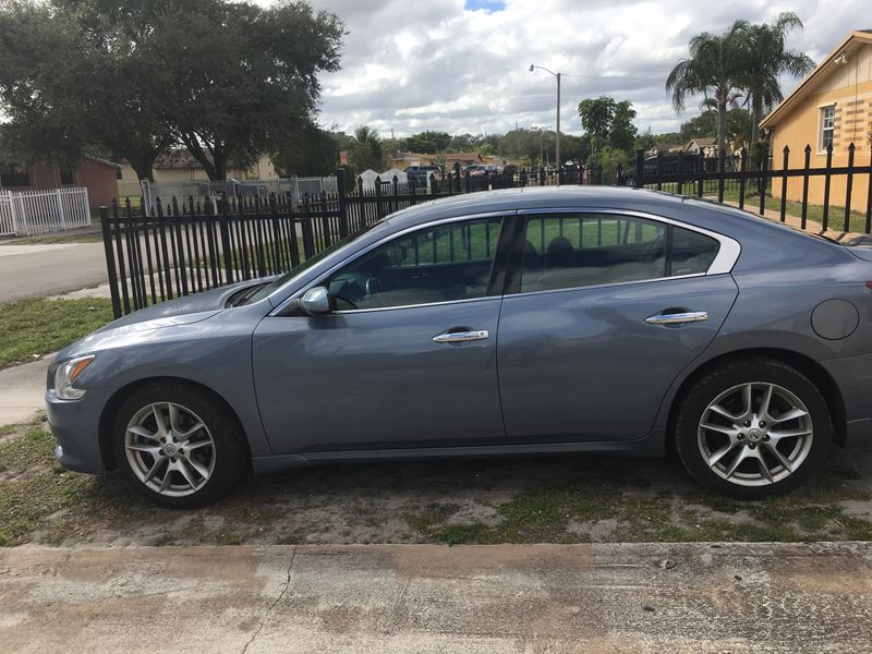 2010 Nissan Maxima for sale by owner in Miramar Beach