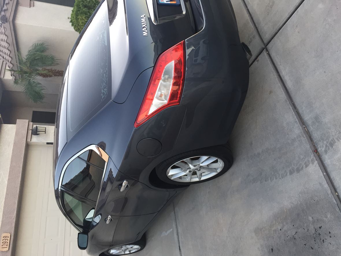 2010 Nissan Maxima for sale by owner in Glendale