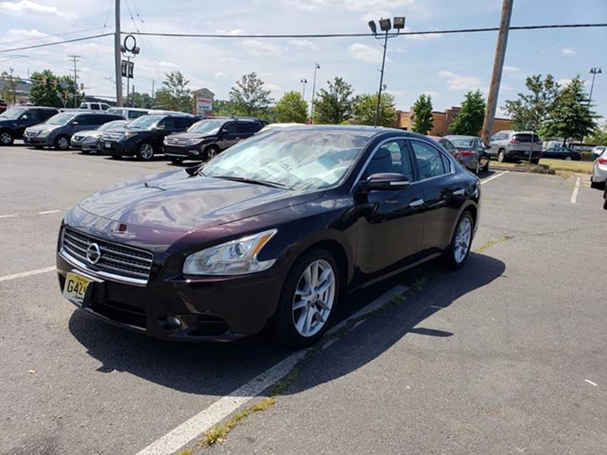 2011 Nissan Maxima for sale by owner in Laurel