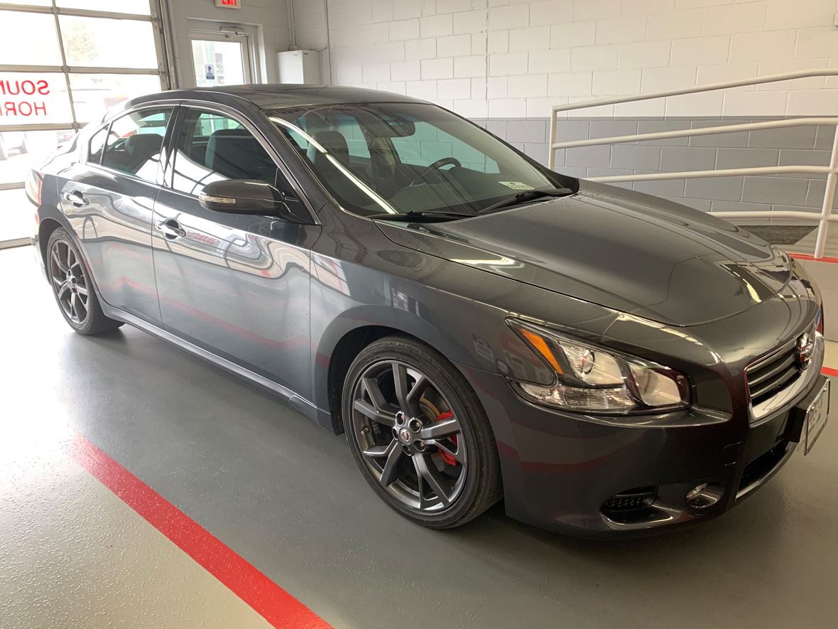 2013 Nissan Maxima for sale by owner in Wayzata