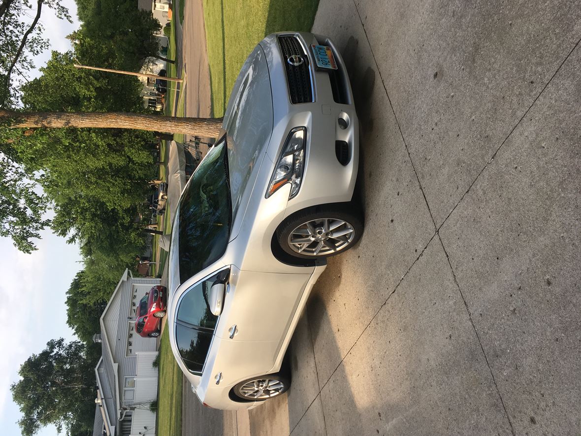 2011 Nissan Maxima SV for sale by owner in Wahpeton