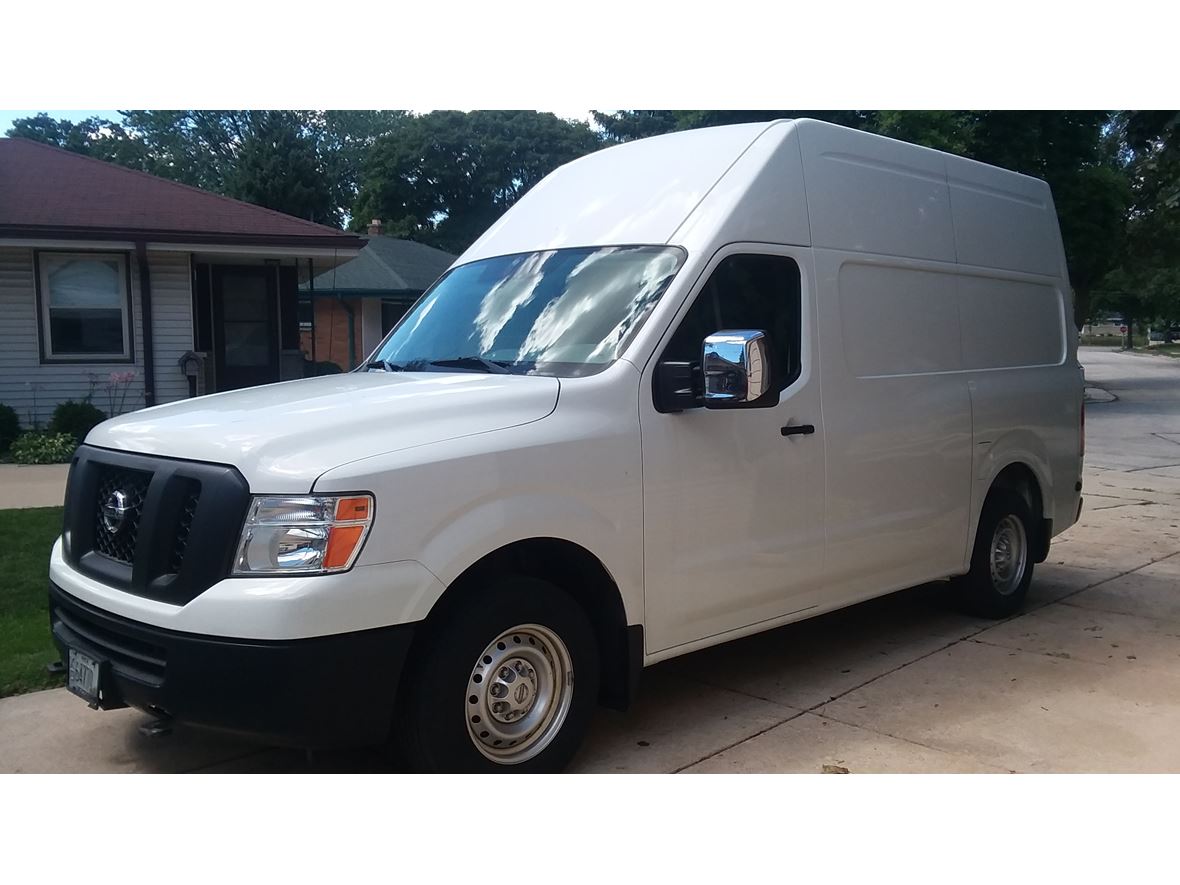 2015 Nissan NV2500 V8 S HR for sale by owner in Milwaukee