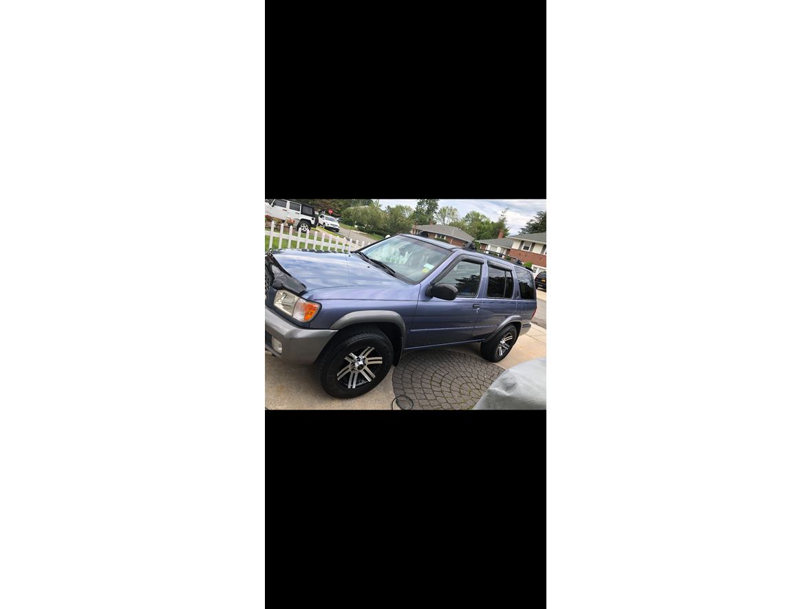 2001 Nissan Pathfinder for sale by owner in Bethpage