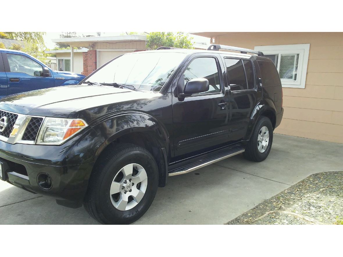 2005 Nissan Pathfinder for sale by owner in Concord