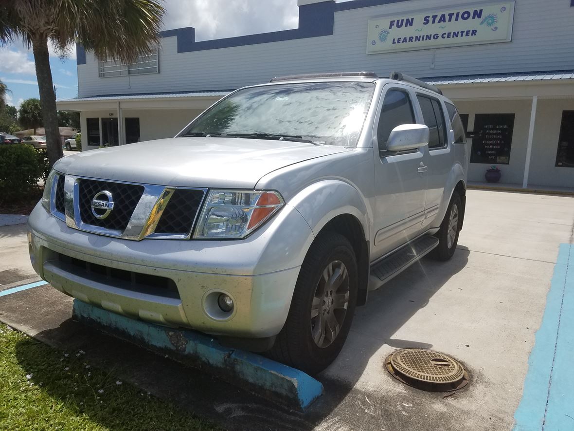 2005 Nissan Pathfinder for sale by owner in Avon Park