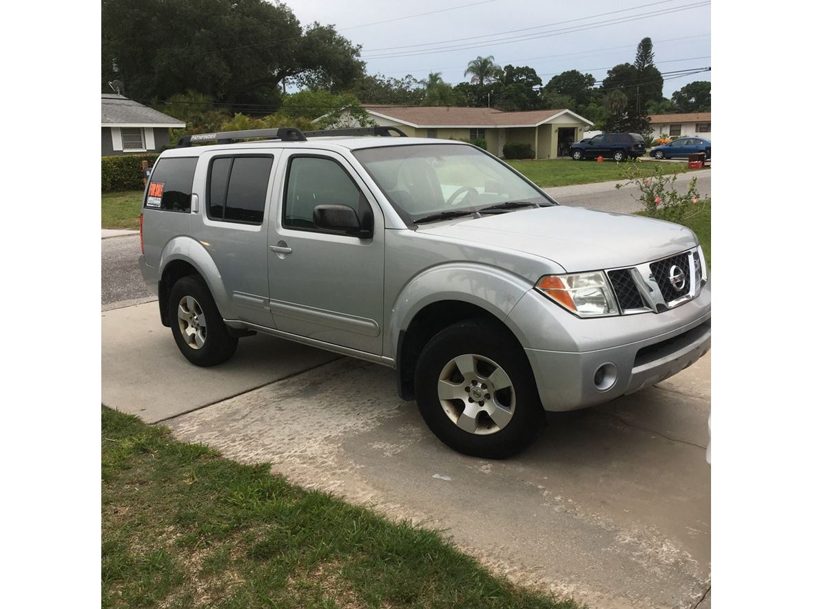 2007 Nissan Pathfinder for sale by owner in Venice