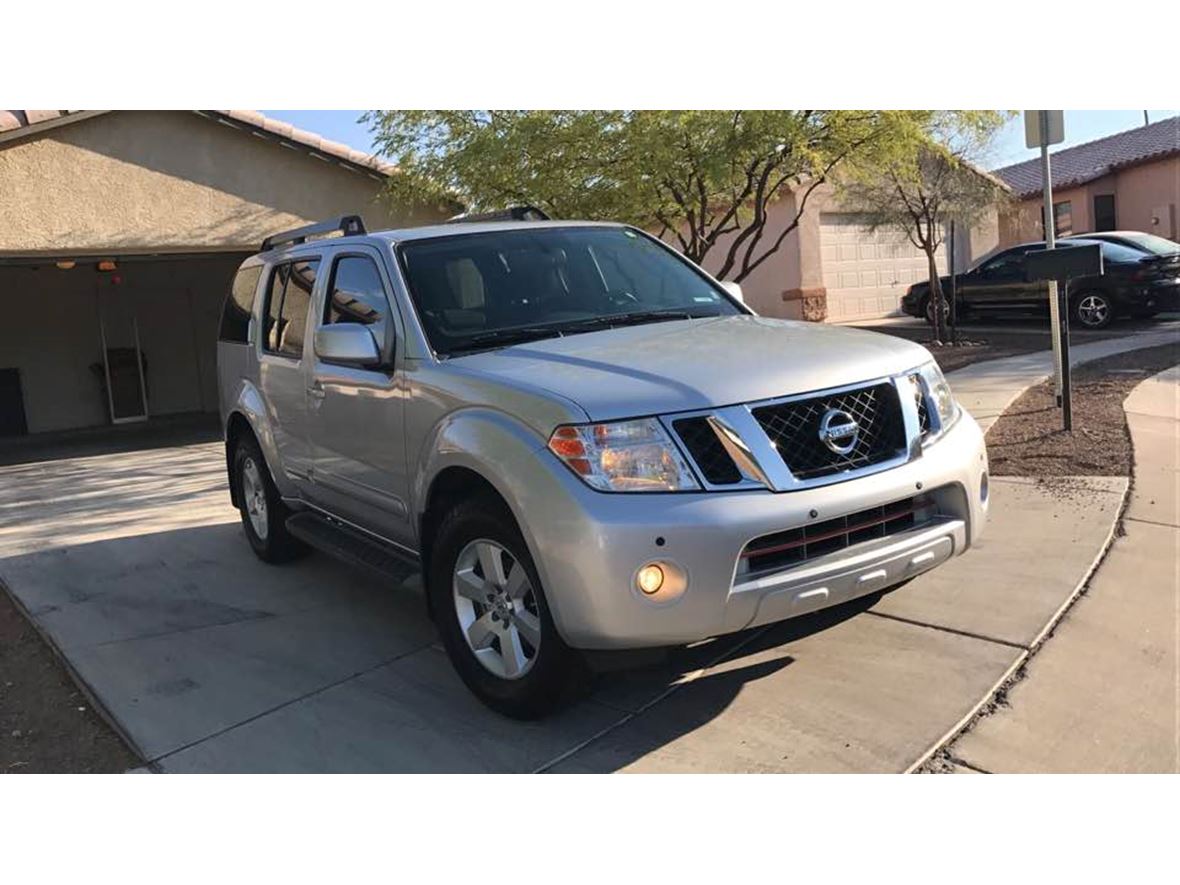 2011 Nissan Pathfinder for sale by owner in Tucson