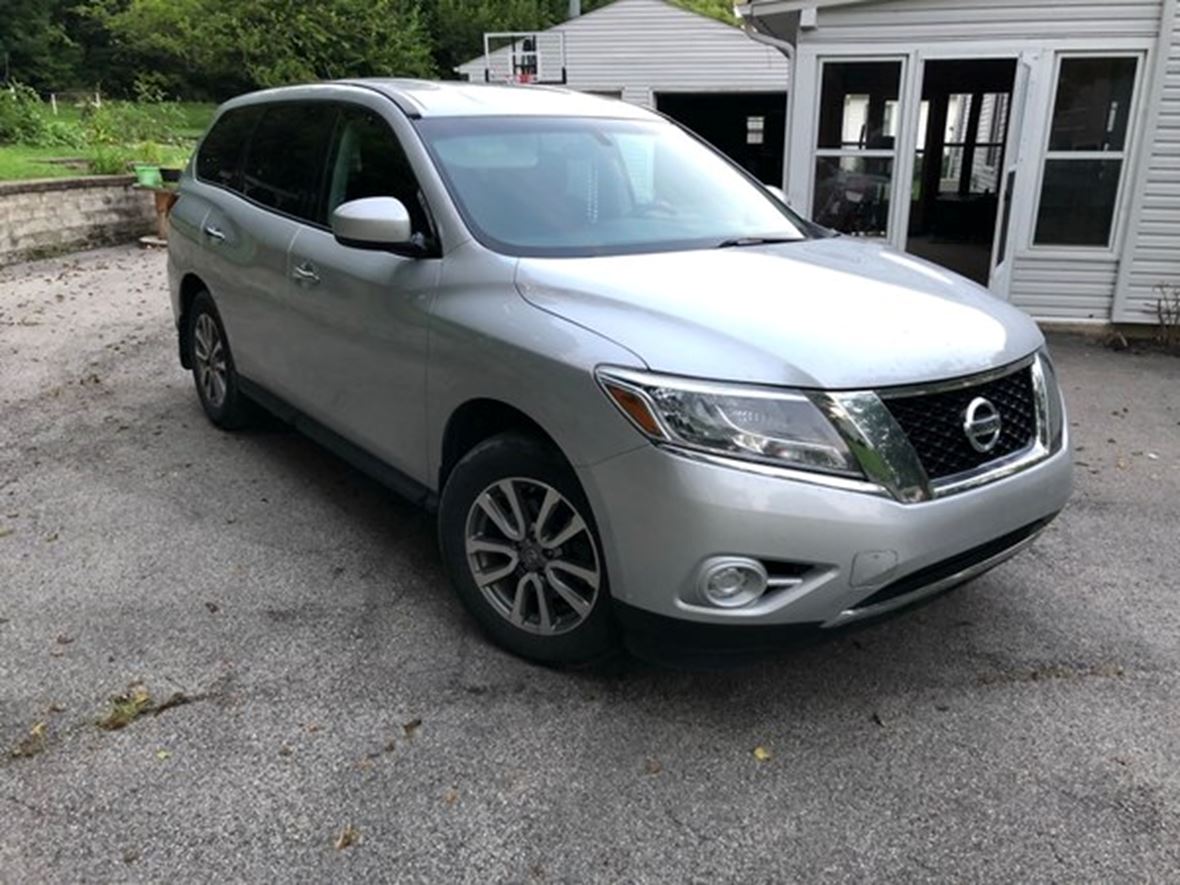 2013 Nissan Pathfinder for sale by owner in New Castle