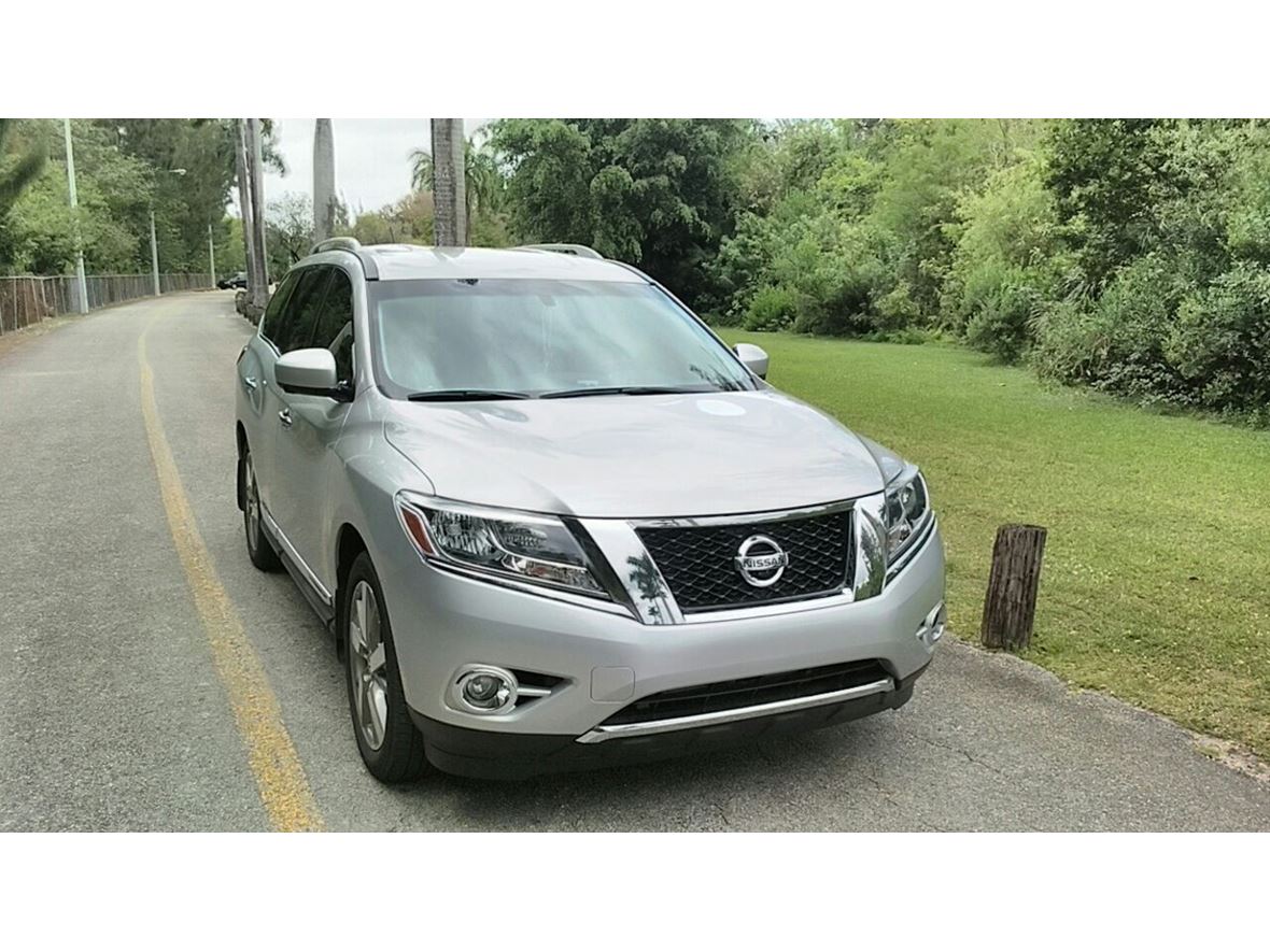 2014 Nissan Pathfinder for sale by owner in Miami