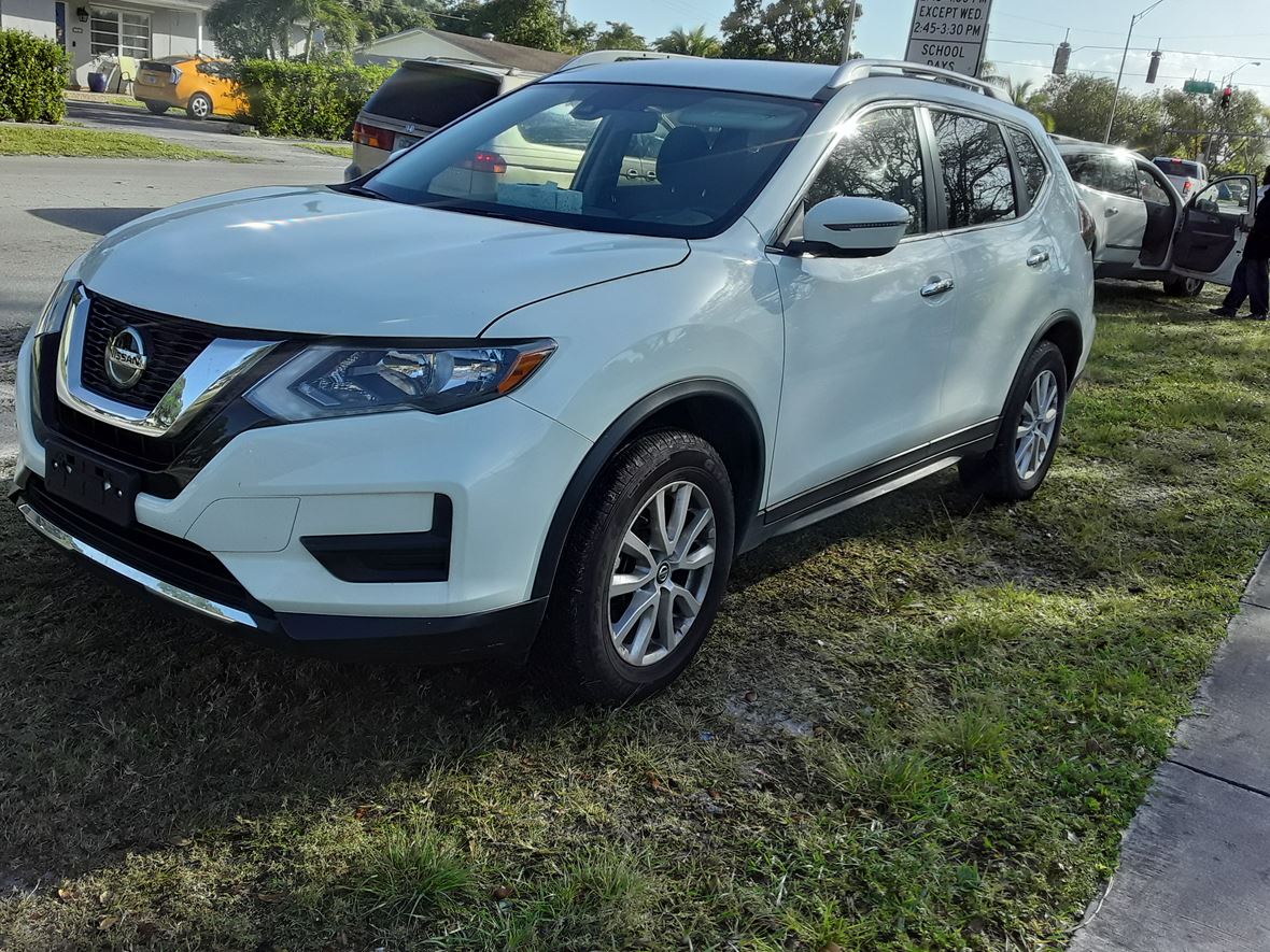 2019 Nissan Rogue for sale by owner in Miami