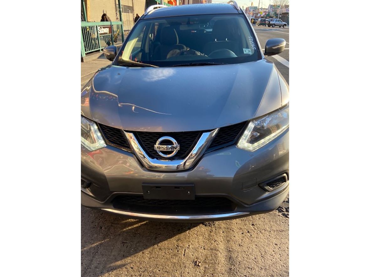 2015 Nissan Rogue SV for sale by owner in Elmont