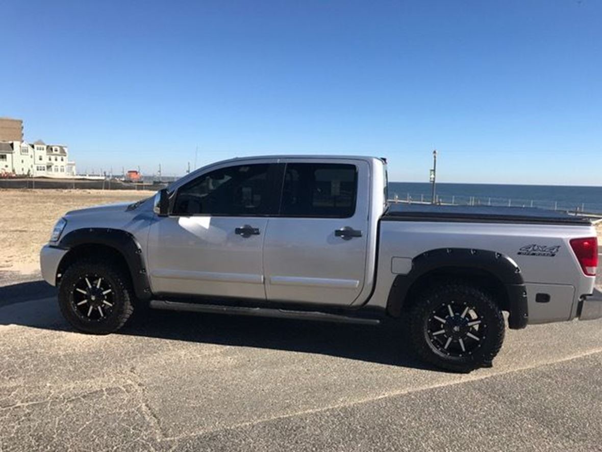 2004 Nissan Titan for sale by owner in LOS ANGELES