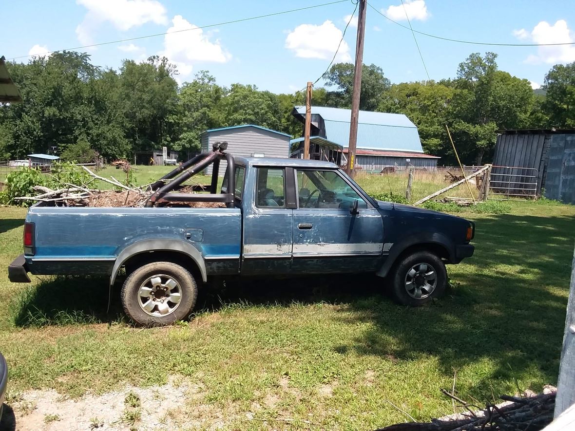 1985 Nissan Truck for sale by owner in Dunlap