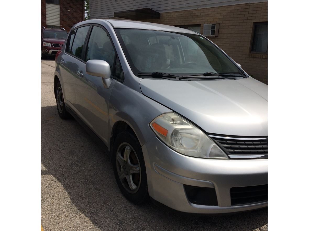 2007 Nissan Versa for sale by owner in Green Bay