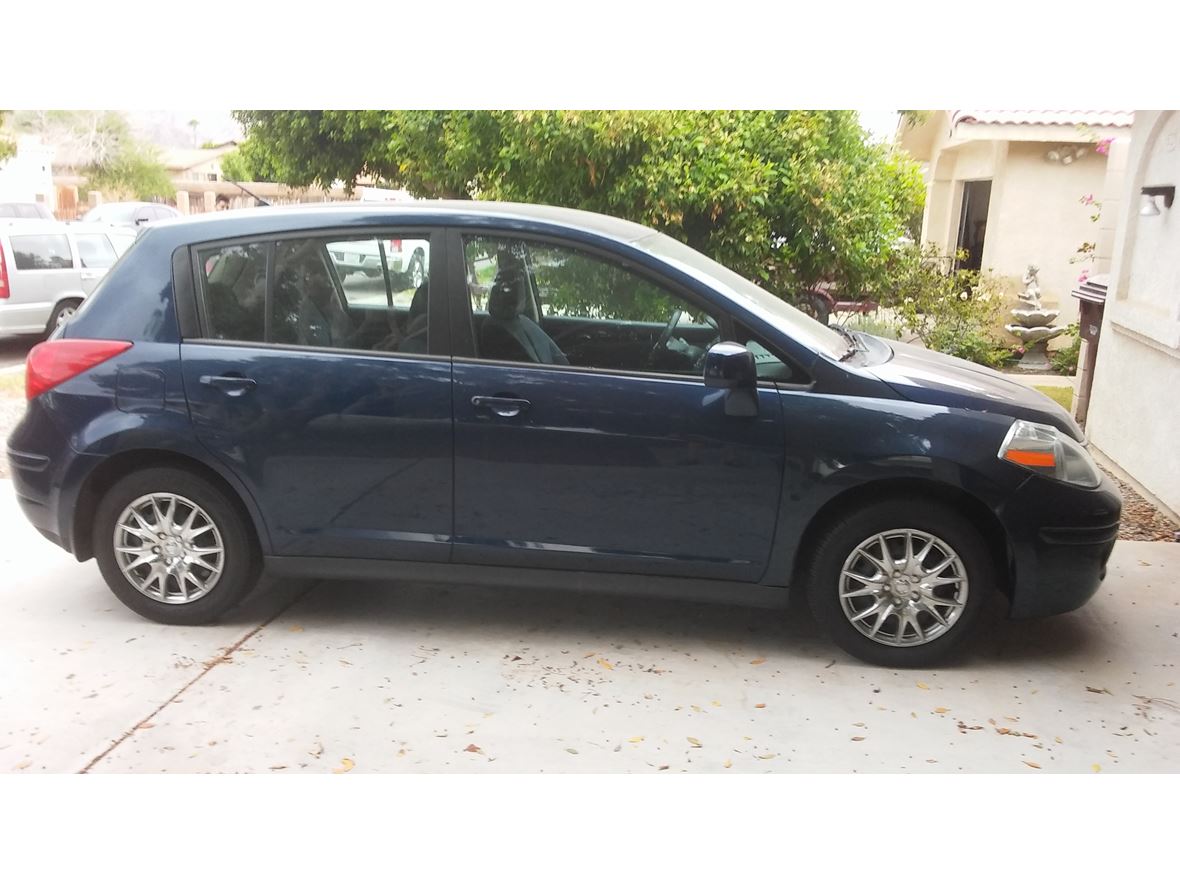2008 Nissan Versa for sale by owner in La Quinta