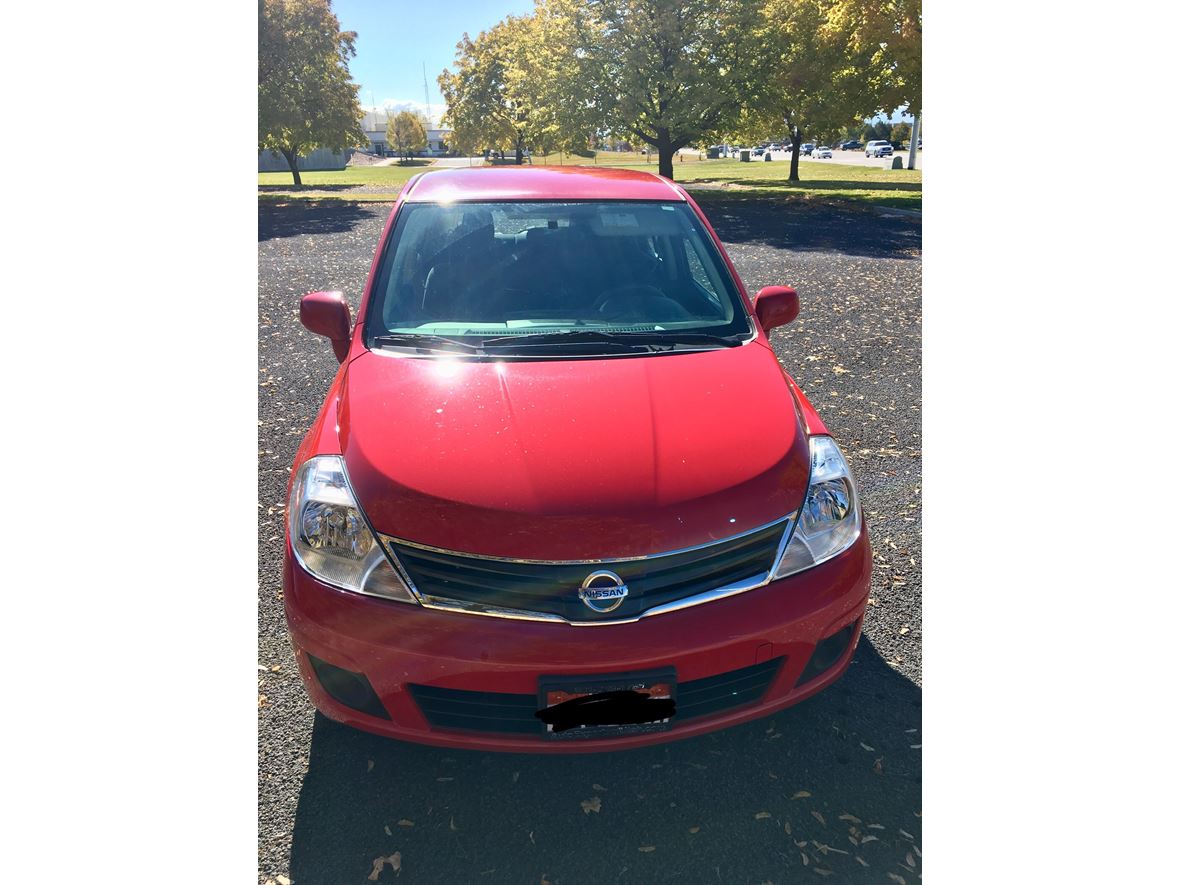 2011 Nissan Versa for sale by owner in Logan