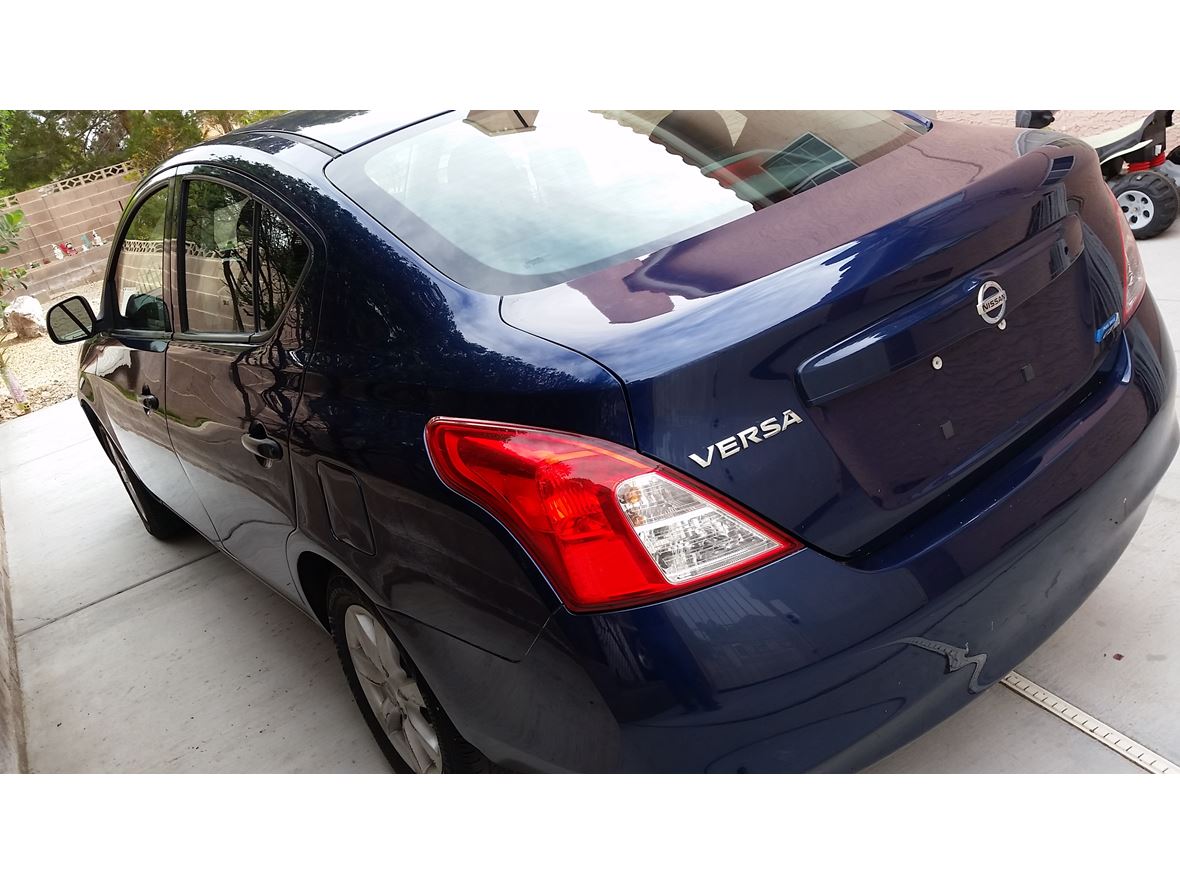 2012 Nissan Versa for sale by owner in Las Vegas