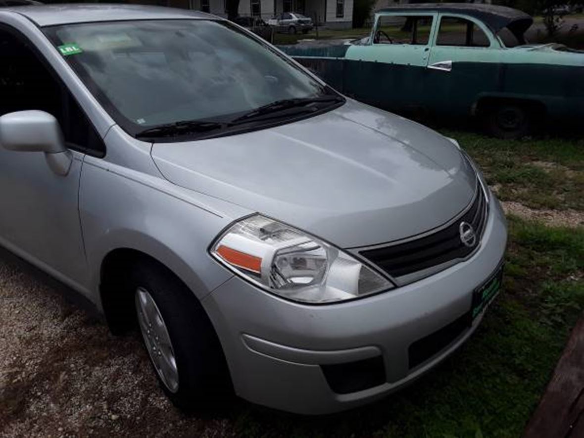 2012 Nissan Versa for sale by owner in Taylor