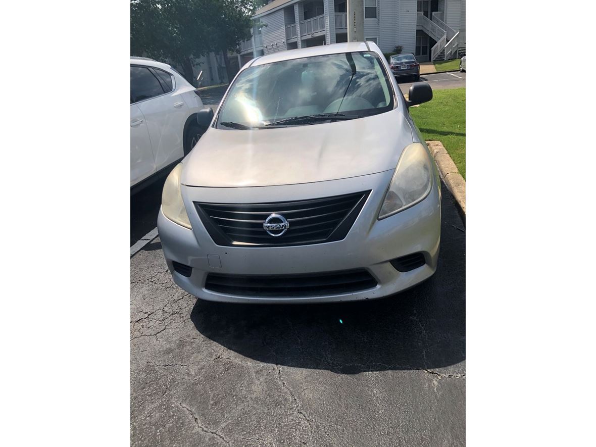 2012 Nissan Versa for sale by owner in Montgomery