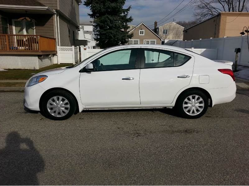 2013 Nissan Versa for sale by owner in ISLAND PARK
