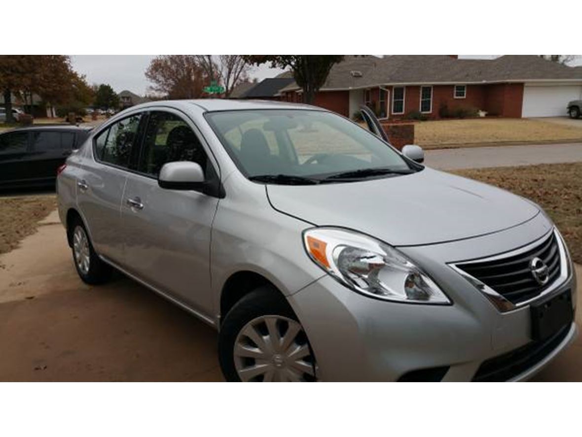 2014 Nissan Versa for sale by owner in OKLAHOMA CITY