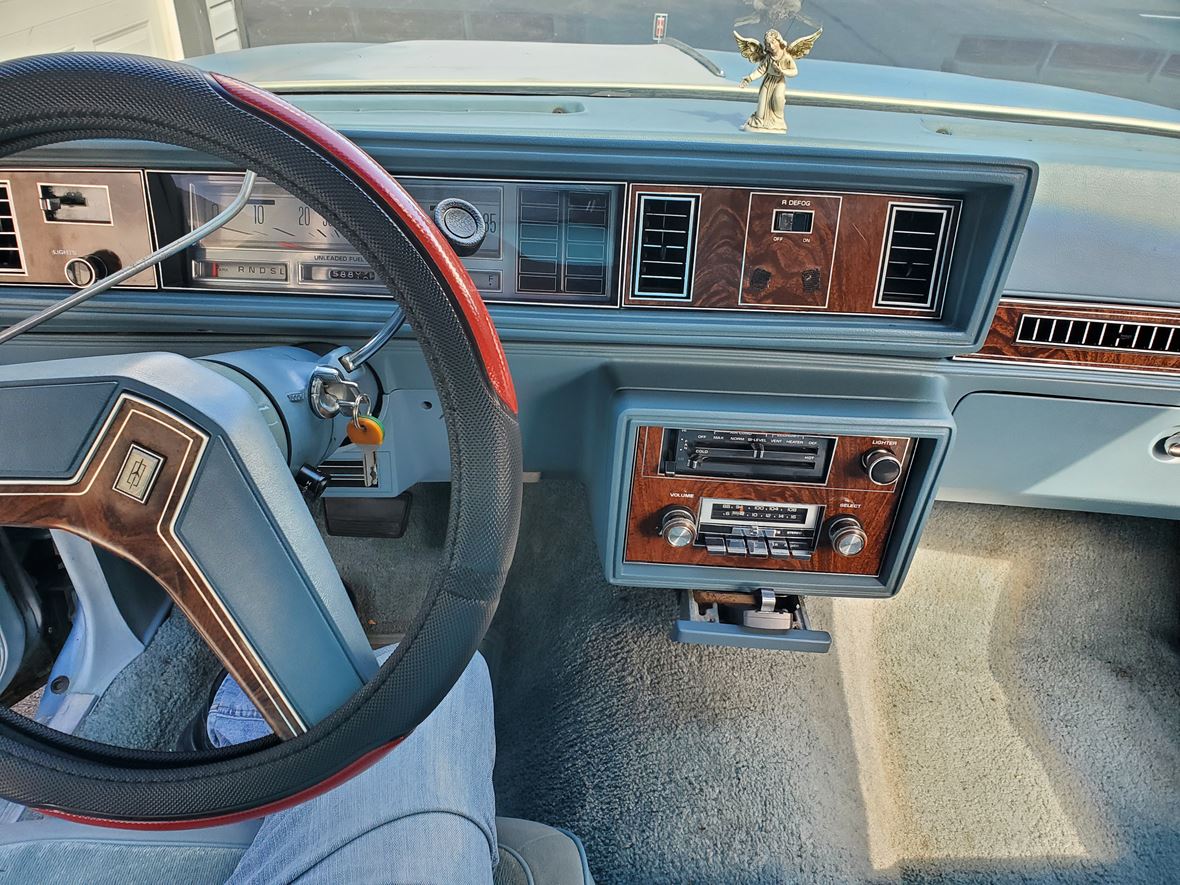 1978 Oldsmobile Cutlass for sale by owner in Arlington Heights