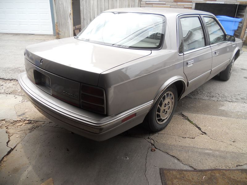 1995 Oldsmobile Cutlass Ciera Antique for sale by owner in Chicago