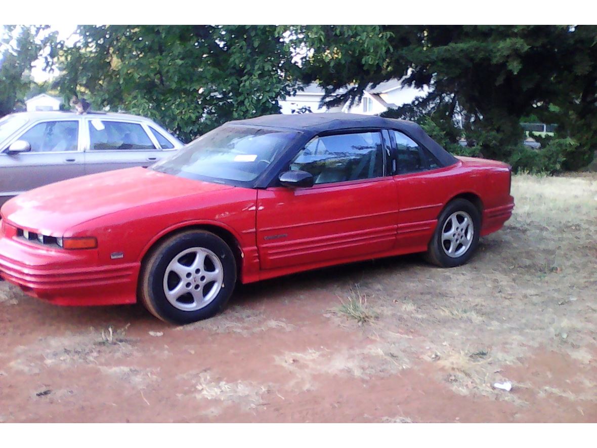 1994 Oldsmobile Cutlass Supreme for sale by owner in Magalia