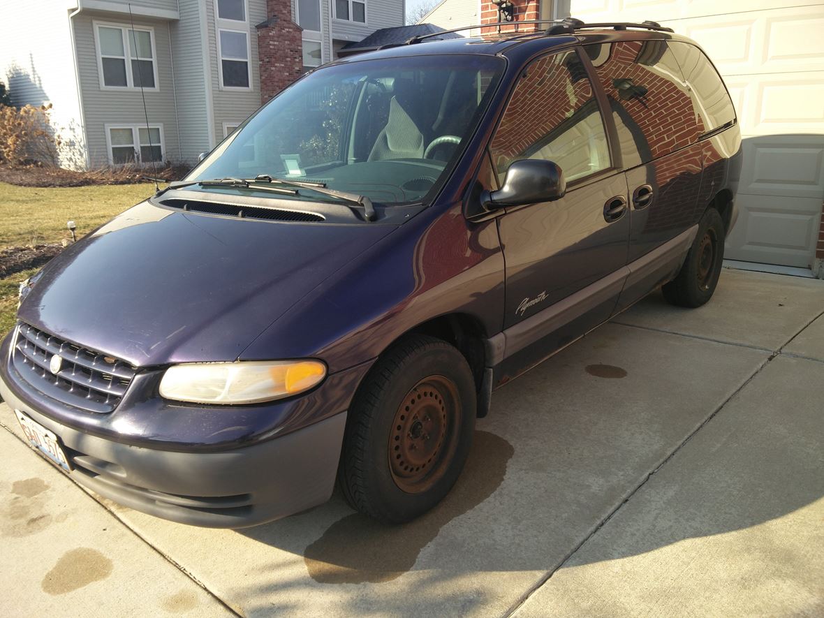 1999 Plymouth Voyager for sale by owner in Streamwood