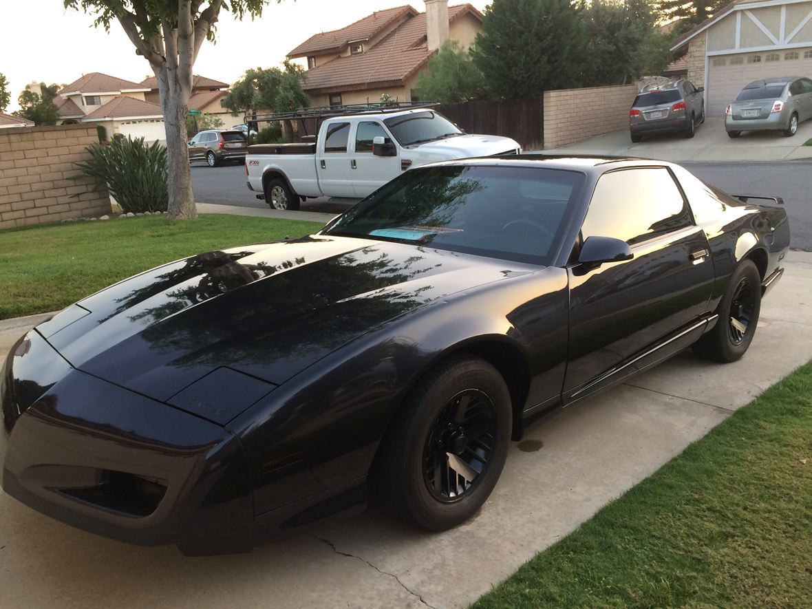 1992 Pontiac 2 door rear hatch for sale by owner in Rancho Cucamonga