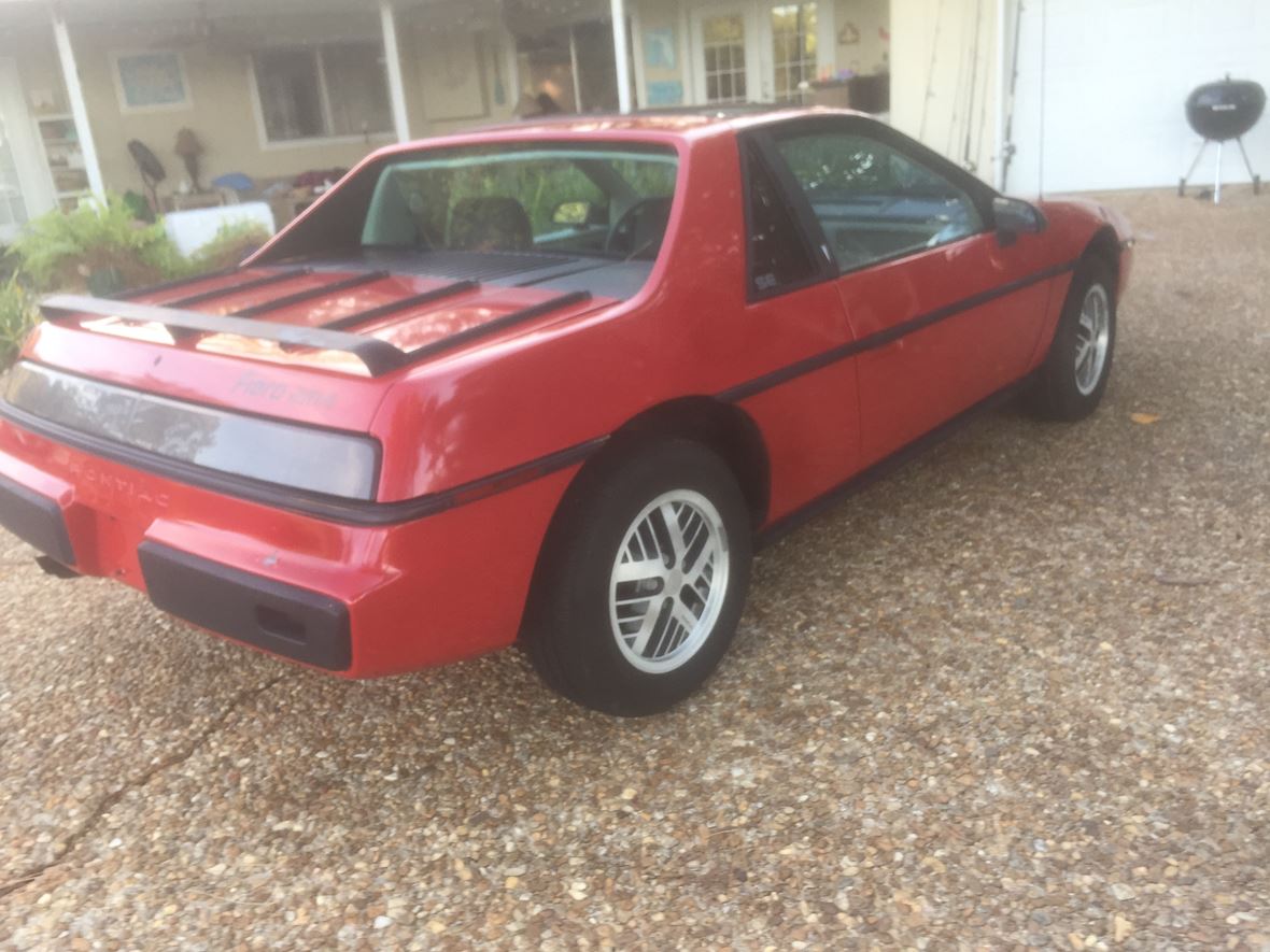 1984 Pontiac Fiero for sale by owner in Pensacola