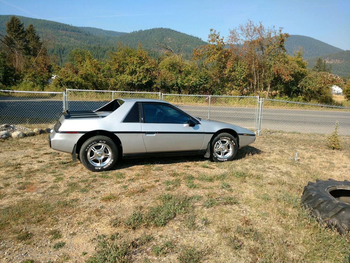 1985 Pontiac Fiero for sale by owner in Libby