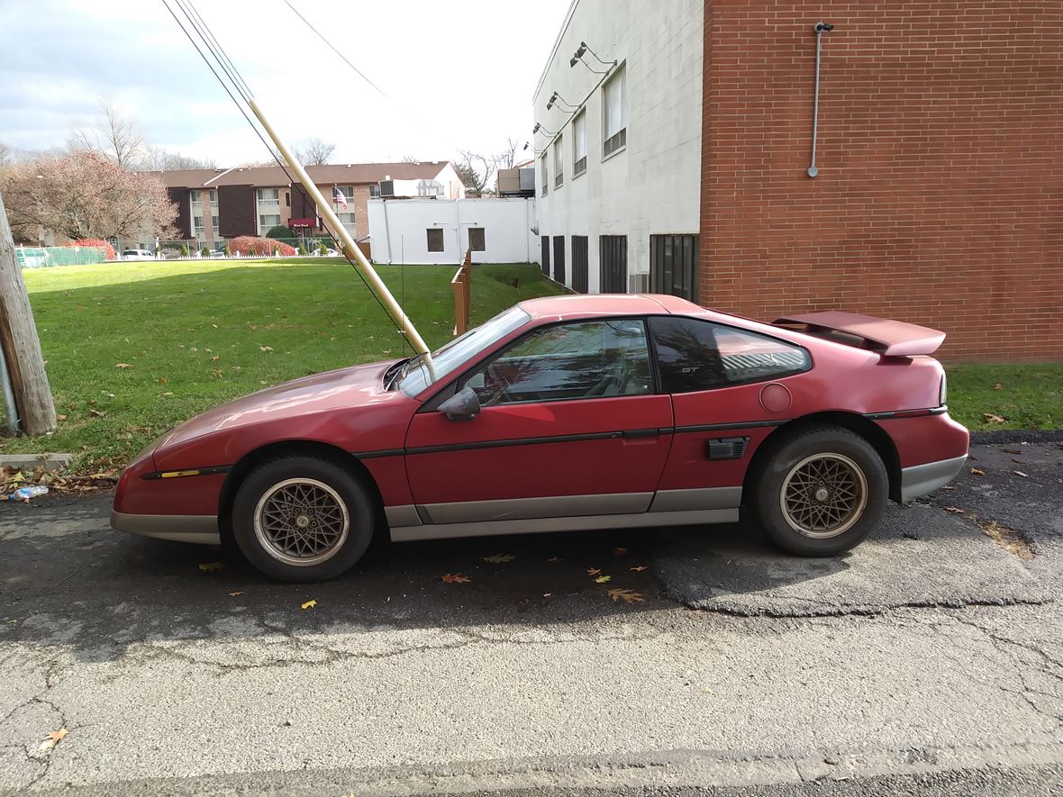 1987 Pontiac Fiero Classic Car Philadelphia, PA 19136