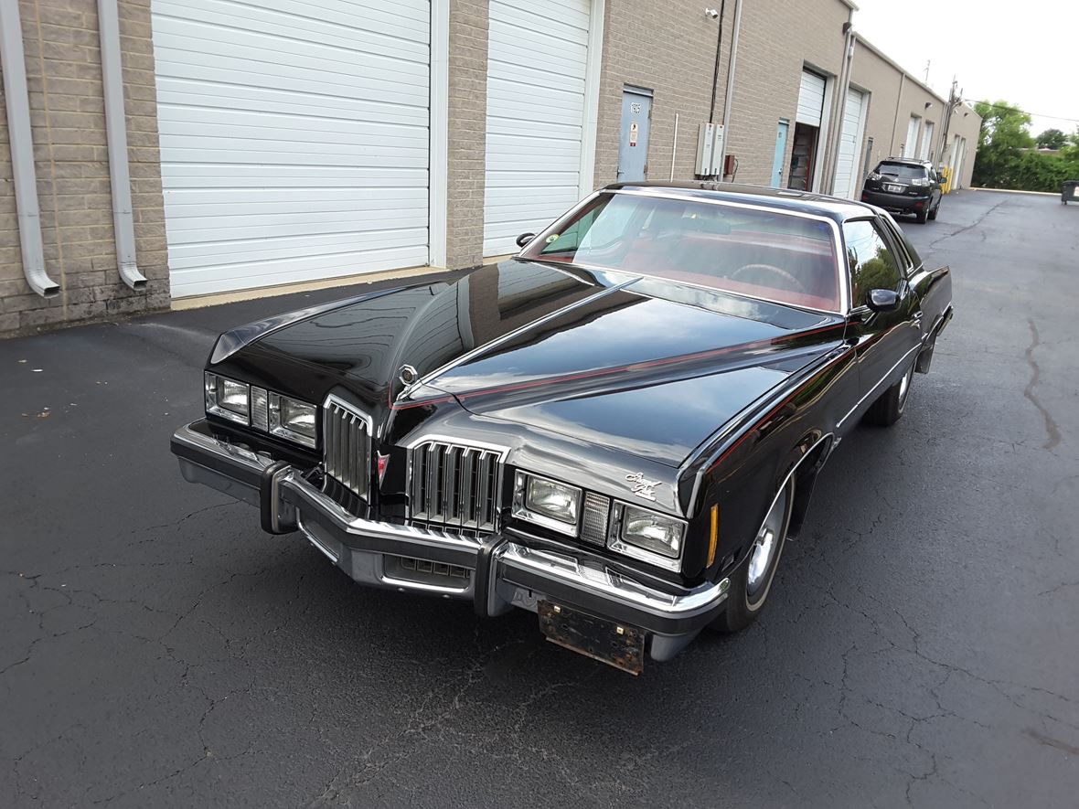 1977 Pontiac Grand Prix for sale by owner in Schaumburg