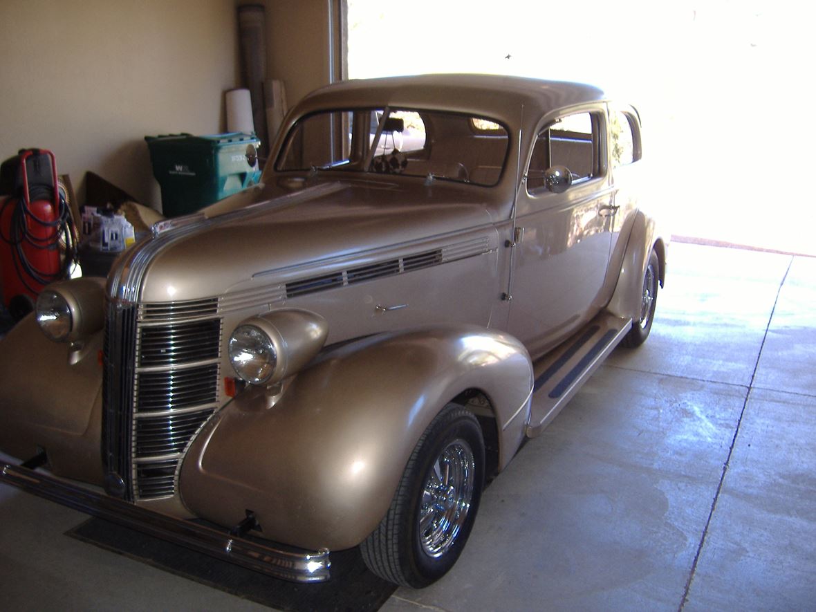 1937 Pontiac hump back split rear window for sale by owner in Glendale