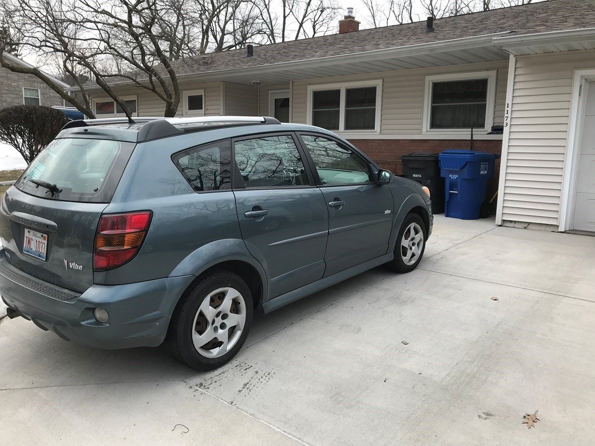 2006 Pontiac Vibe for sale by owner in Moline