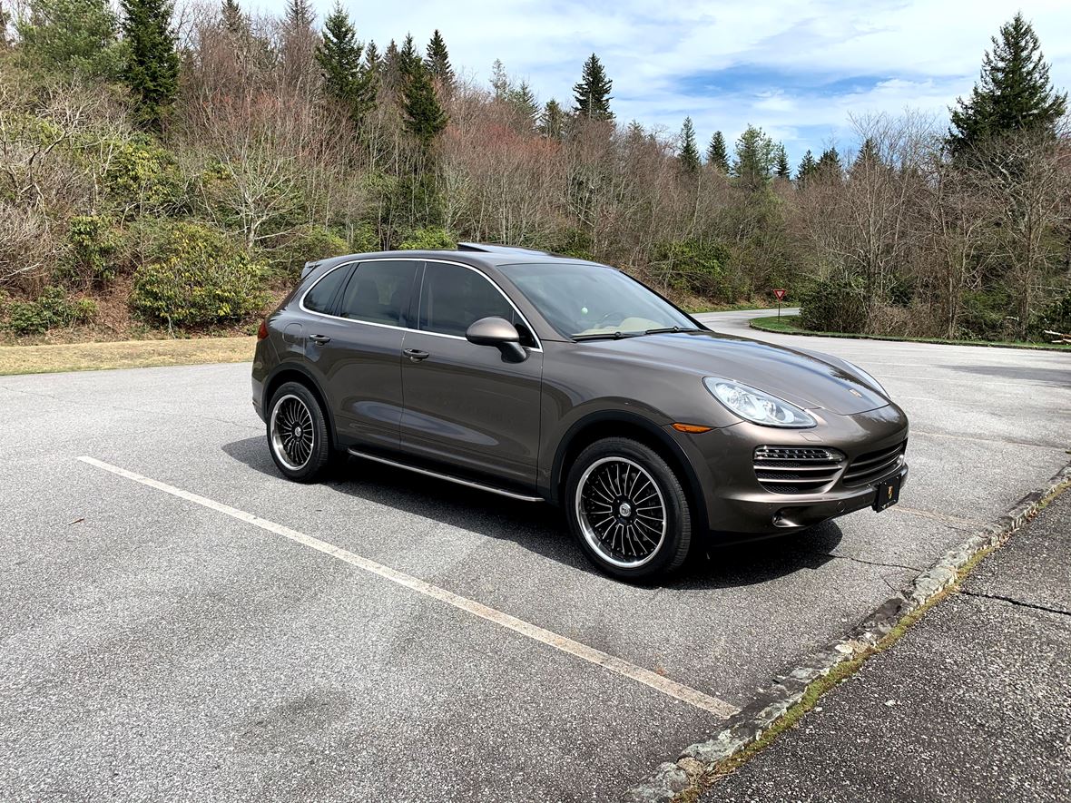 2011 Porsche Cayenne for sale by owner in Fairview