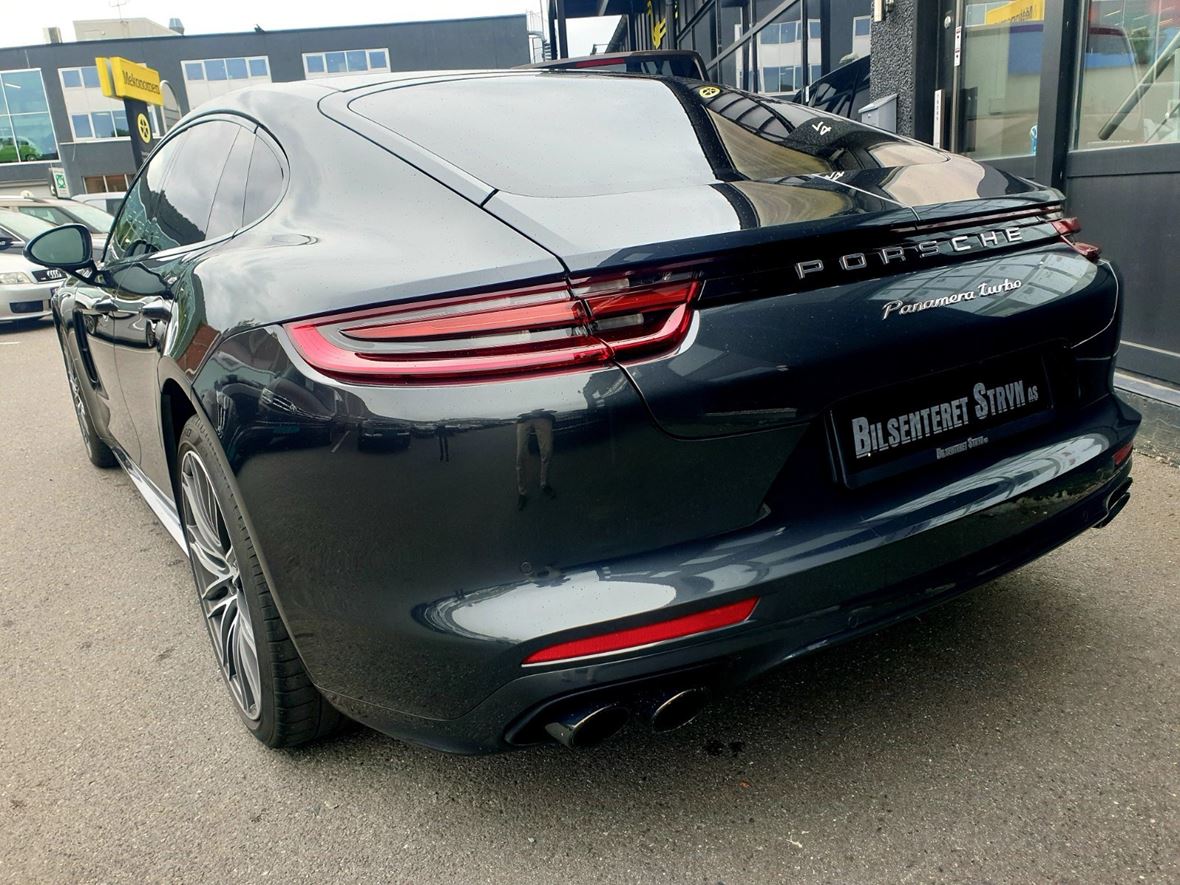2017 Porsche Panamera for sale by owner in Paris