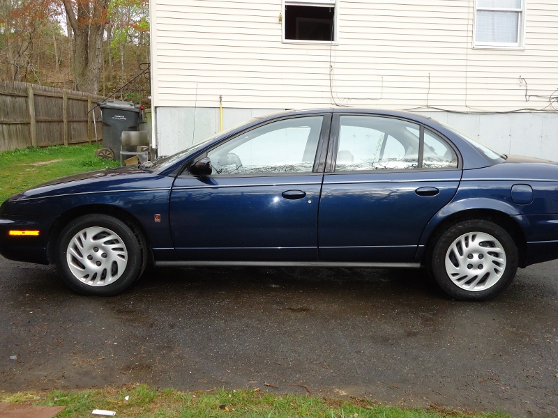 1999 Saturn SL2 Classic Car Hartford, CT 06106