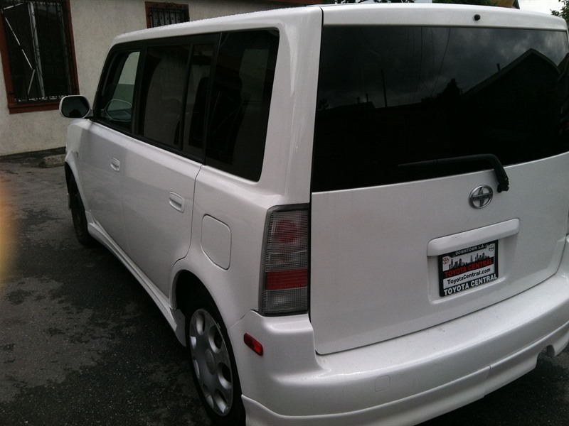 2004 Scion xB for Sale by Owner in Los Angeles, CA 90005