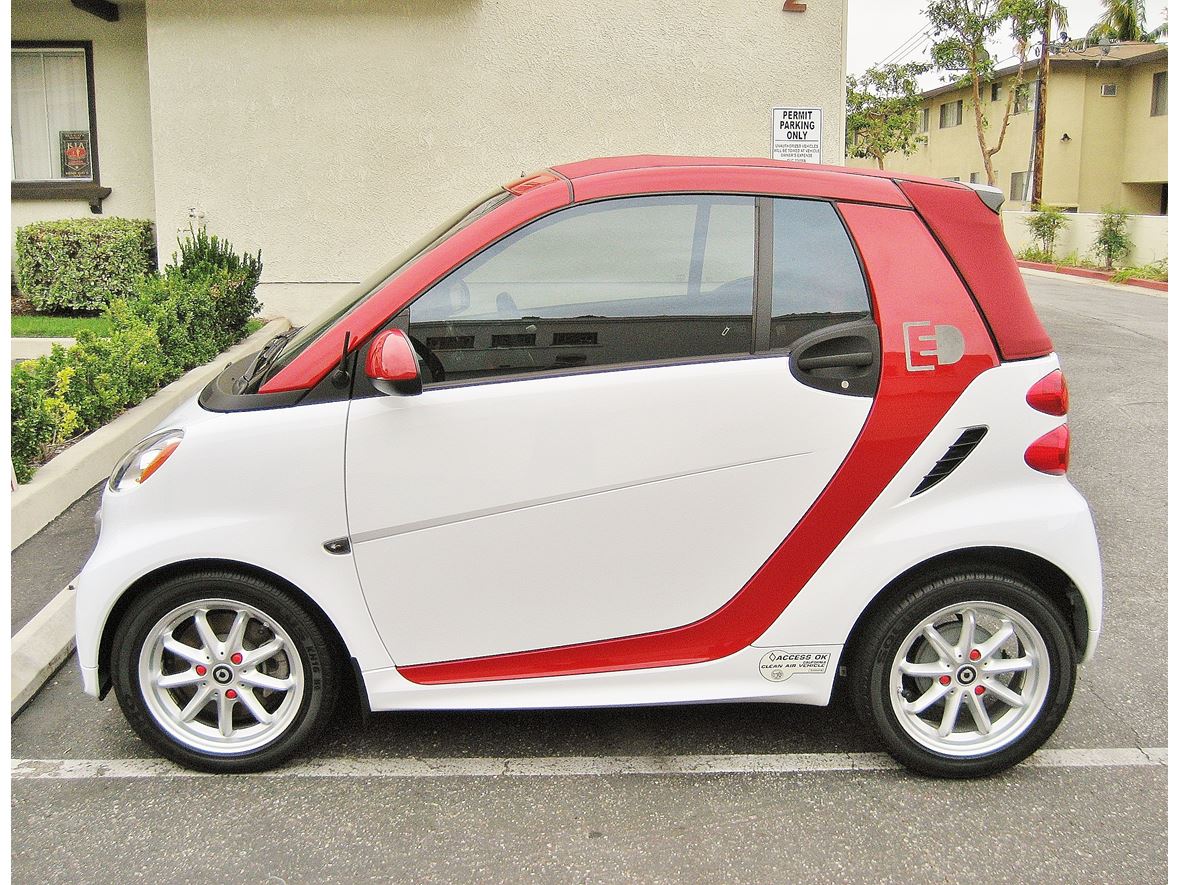 2014 Smart Fortwo Electric Drive Passio Cabriolet for sale by owner in Whittier