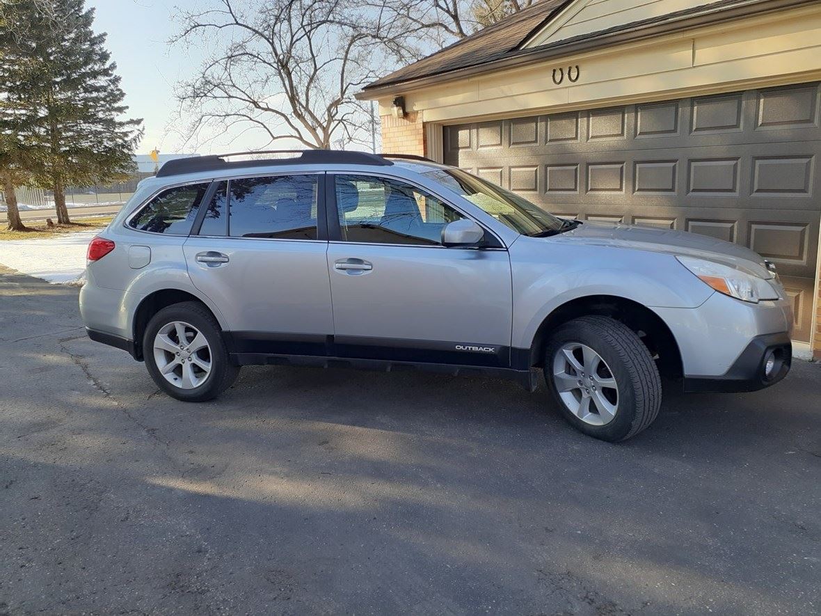 2013 Subaru Outback for sale by owner in Rochester